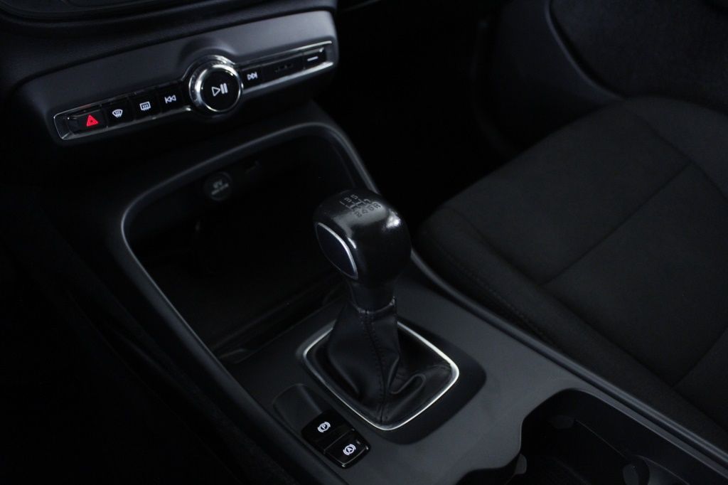 volvo-xc40-2022-gasolina-1477cc