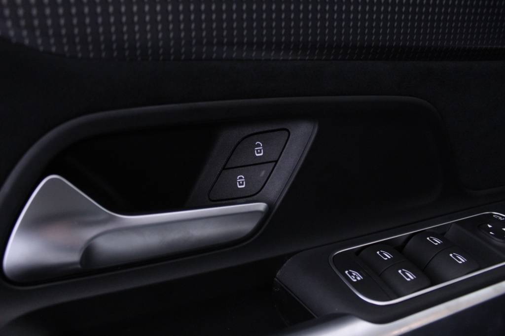 mercedes-benz-eqb-2023-eletrico-1cc