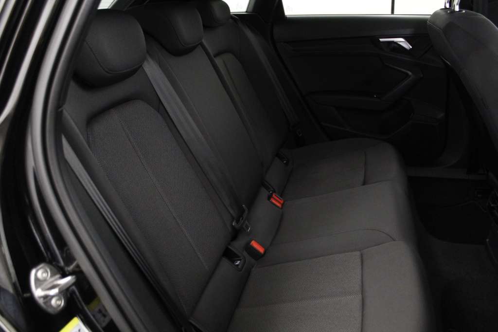 audi-a3-sportback-2024-diesel-1968cc