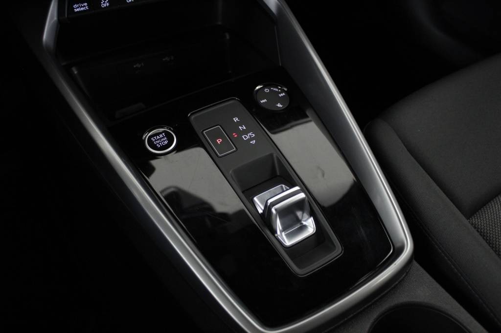 audi-a3-sportback-2024-diesel-1968cc