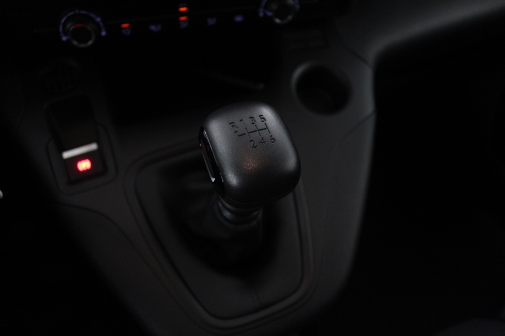 opel-combo-2024-diesel-1499cc