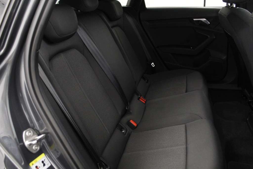 audi-a3-sportback-2024-diesel-1968cc