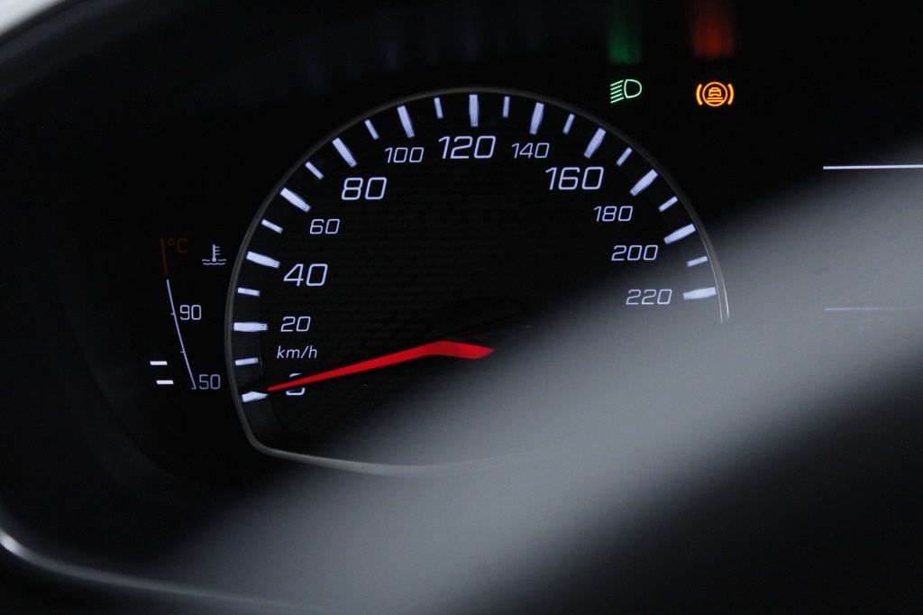 peugeot-208-2021-gasolina-1199cc