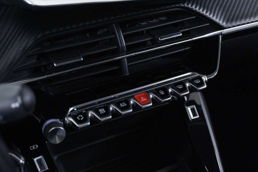 peugeot-208-2021-gasolina-1199cc