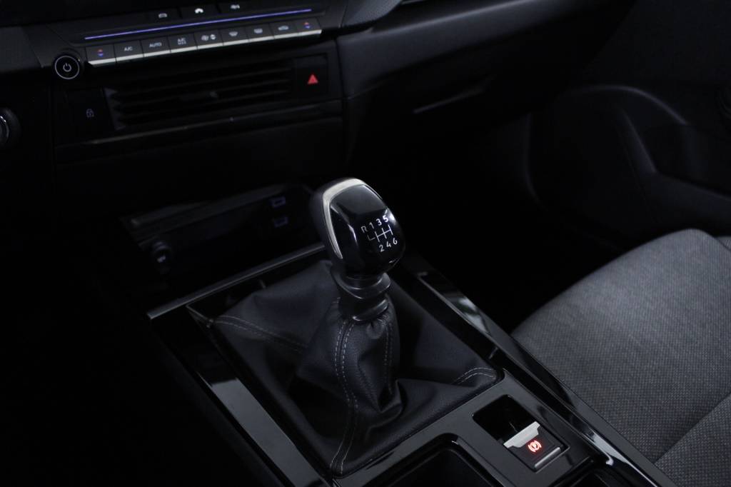 opel-astra-2023-gasolina-1199cc