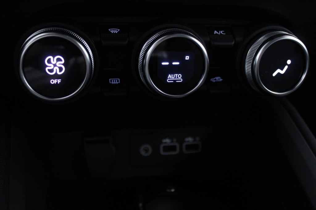 mitsubishi-colt-2024-gasolina-999cc