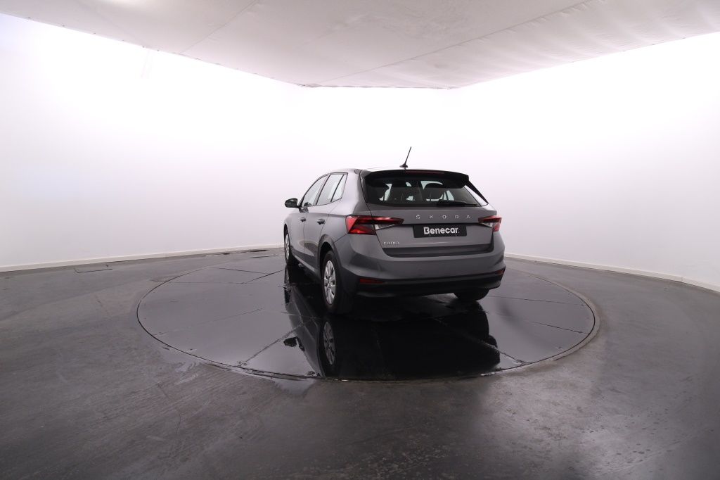 skoda-fabia-2023-gasolina-999cc
