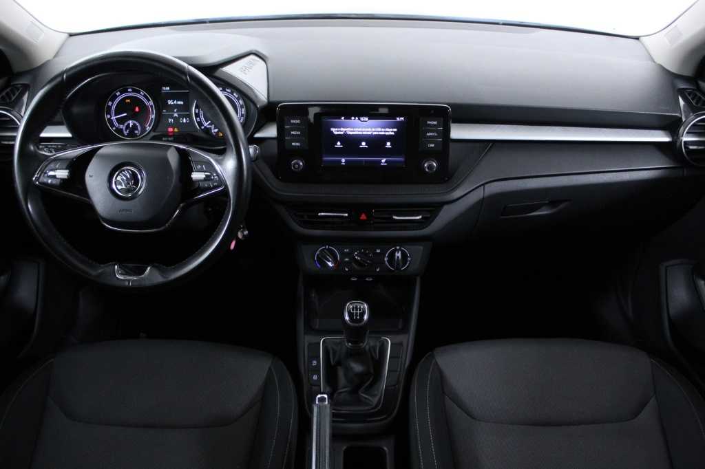 skoda-fabia-2023-gasolina-999cc