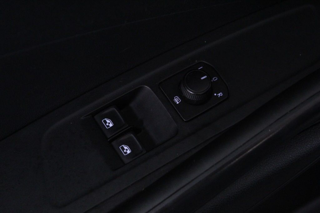 skoda-fabia-2023-gasolina-999cc