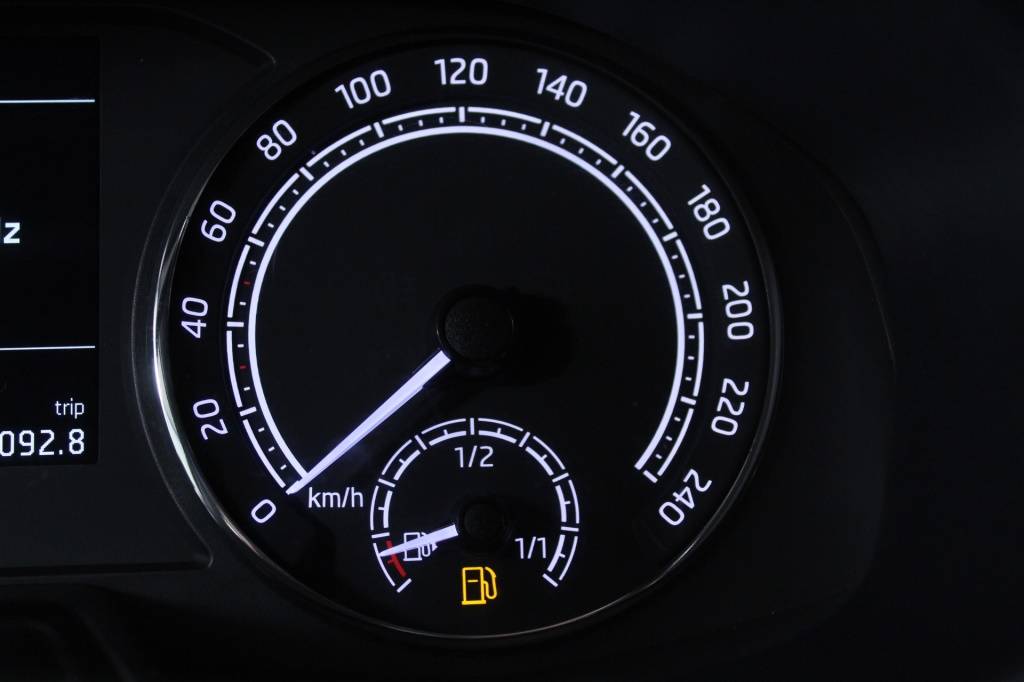 skoda-fabia-2023-gasolina-999cc