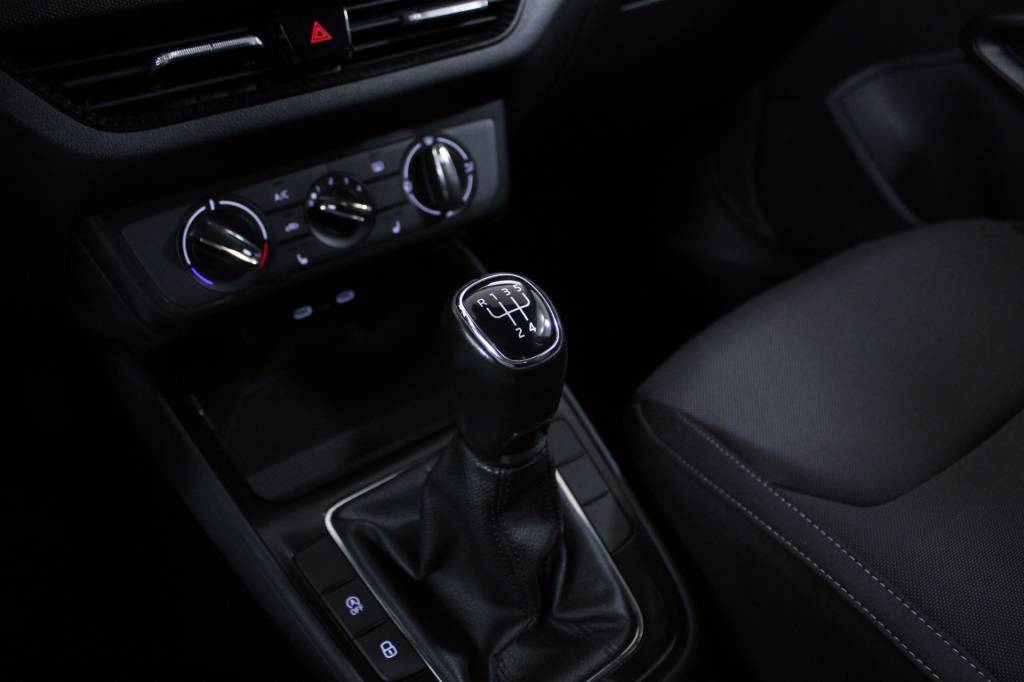 skoda-fabia-2023-gasolina-999cc