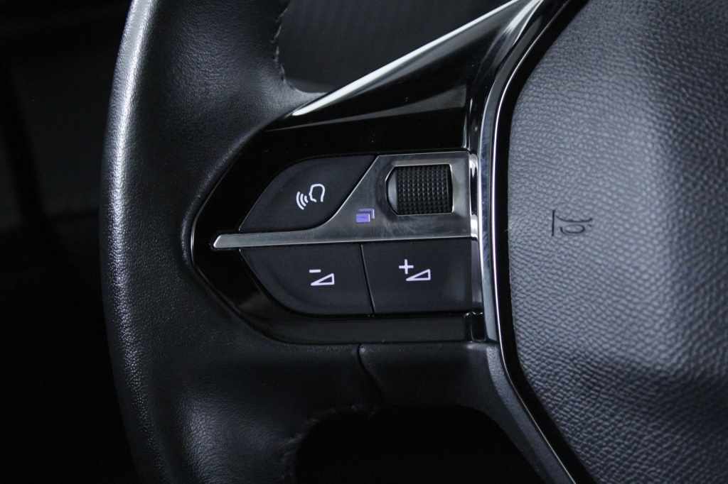 peugeot-2008-2024-gasolina-1199cc