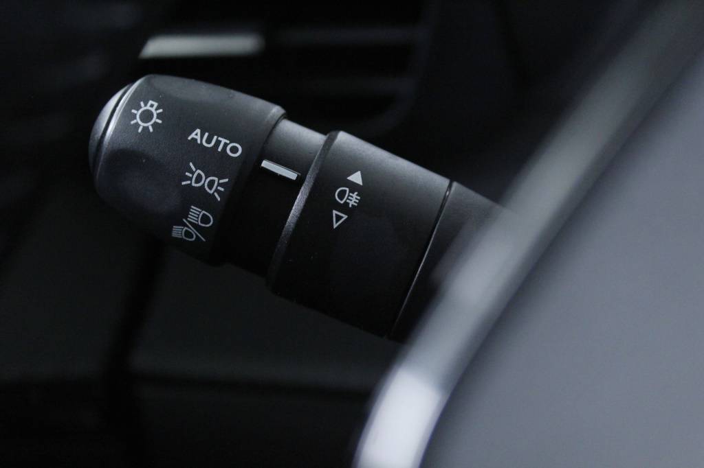 peugeot-2008-2024-gasolina-1199cc