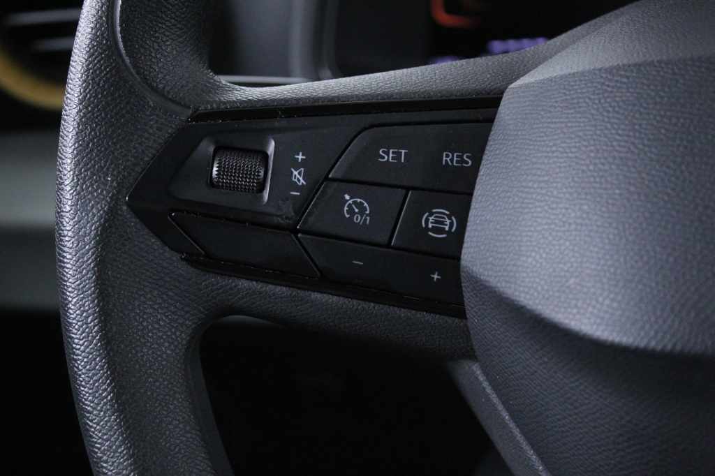 seat-ibiza-2023-gasolina-999cc