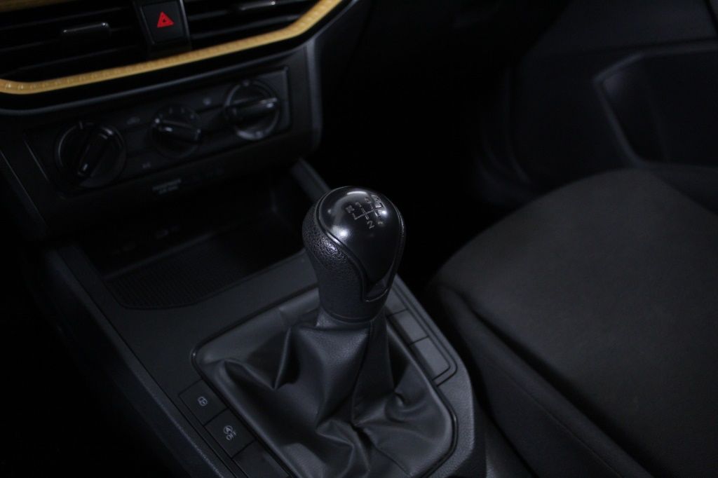 seat-ibiza-2023-gasolina-999cc