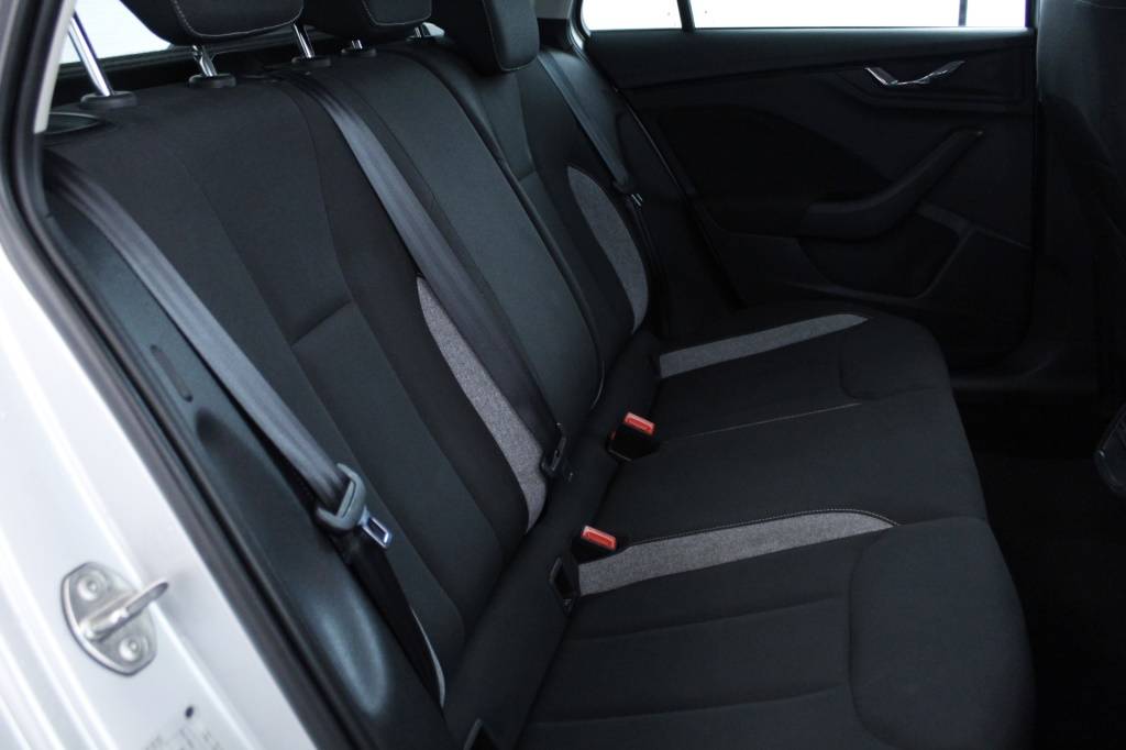 skoda-scala-2024-gasolina-999cc