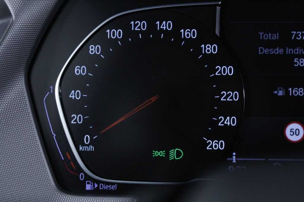 bmw-serie-1-2021-diesel-1496cc