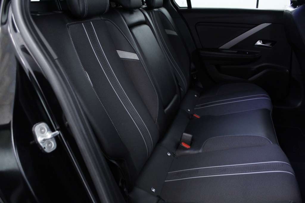 opel-astra-sport-tourer-2025-hibrido-1199cc