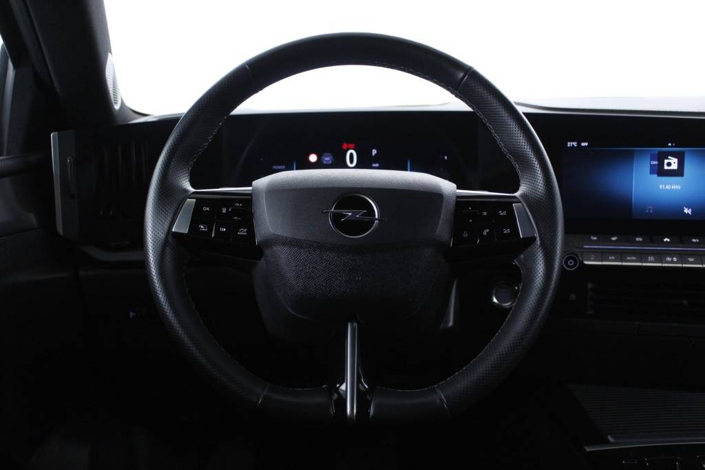 opel-astra-sport-tourer-2025-hibrido-1199cc