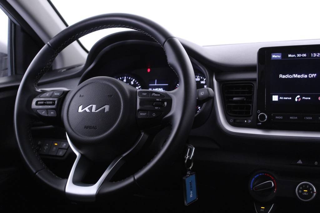 kia-stonic-2024-gasolina-1197cc