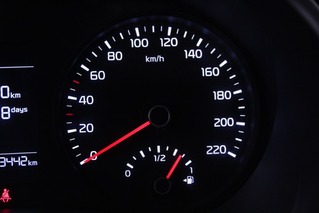 kia-stonic-2024-gasolina-1197cc