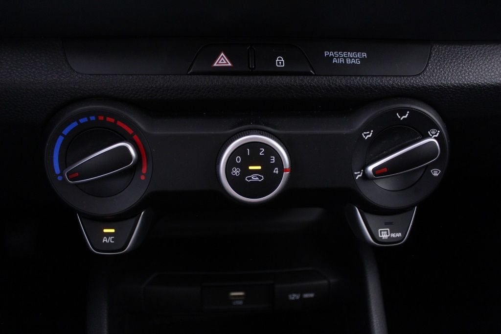 kia-stonic-2024-gasolina-1197cc
