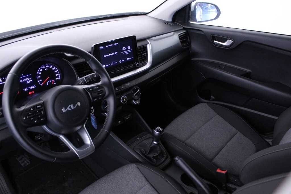kia-stonic-2024-gasolina-1197cc