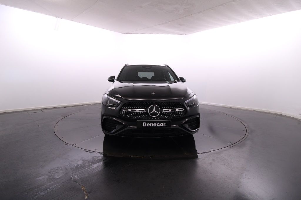 mercedes-benz-gla-2025-diesel-1950cc