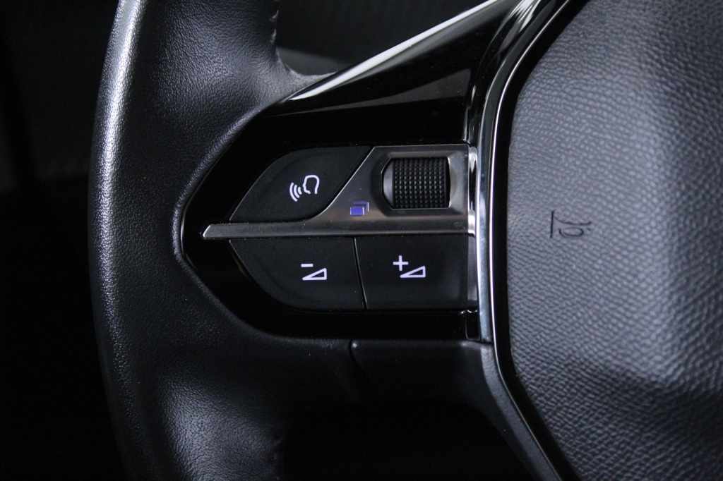 peugeot-2008-2024-gasolina-1199cc