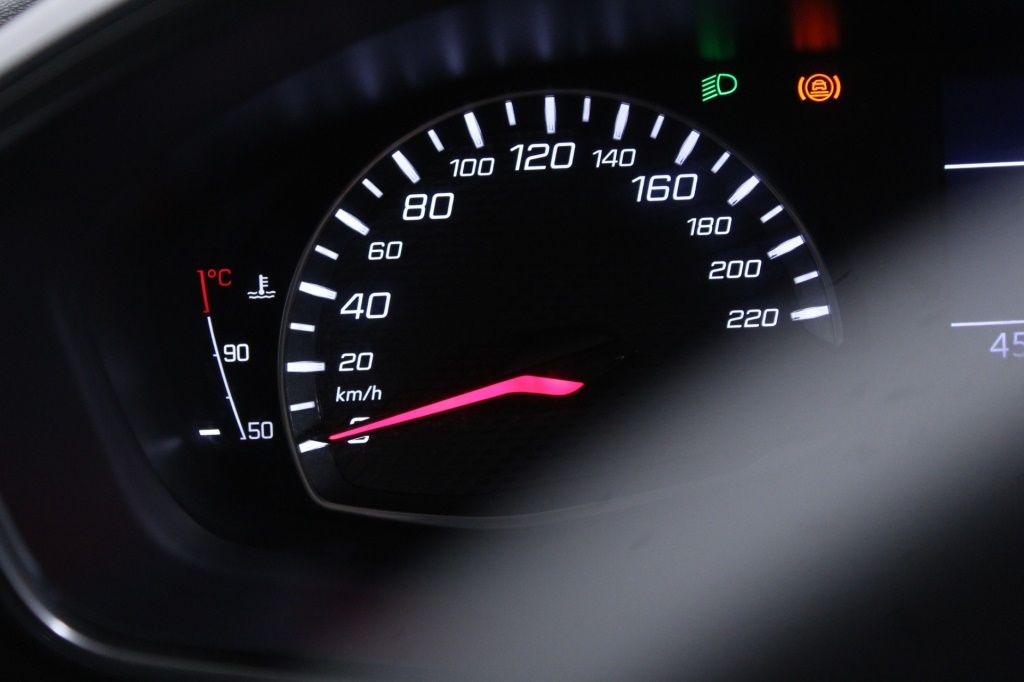 peugeot-2008-2024-gasolina-1199cc
