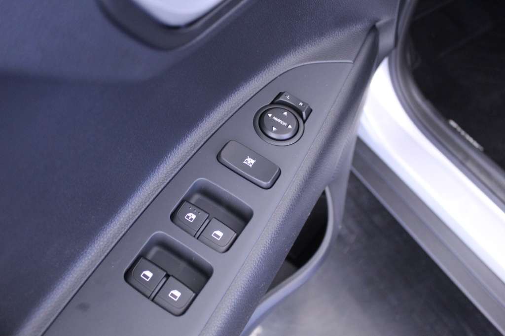 kia-stonic-2024-gasolina-1197cc