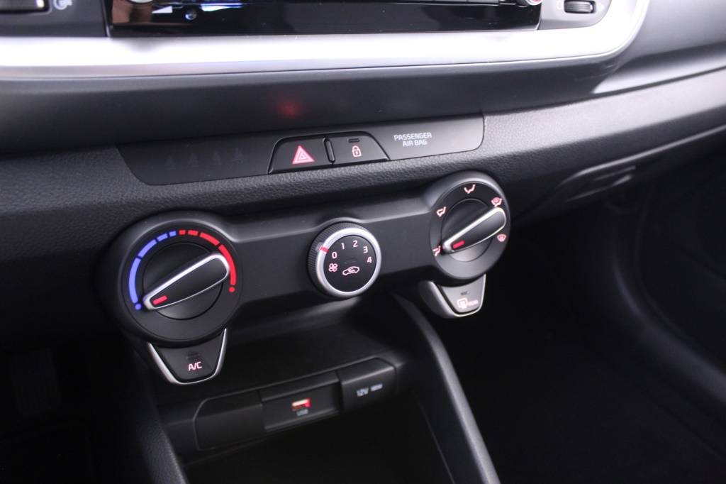 kia-stonic-2024-gasolina-1197cc