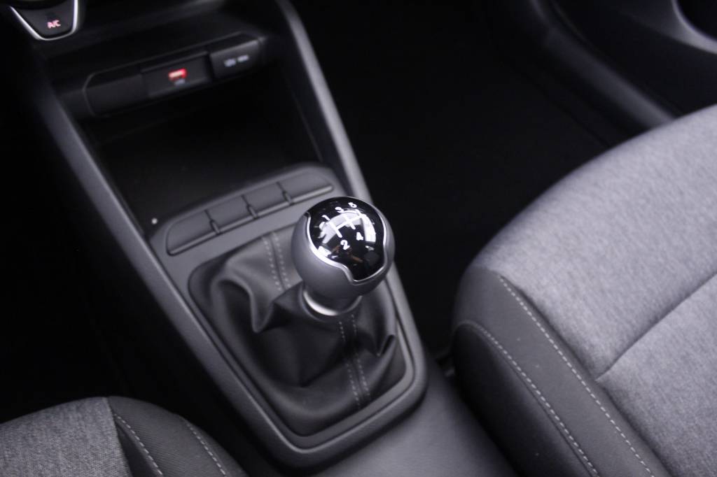kia-stonic-2024-gasolina-1197cc