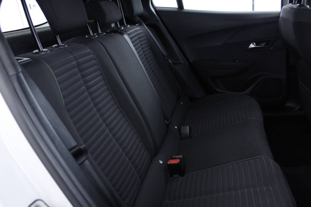 peugeot-2008-2024-gasolina-1199cc