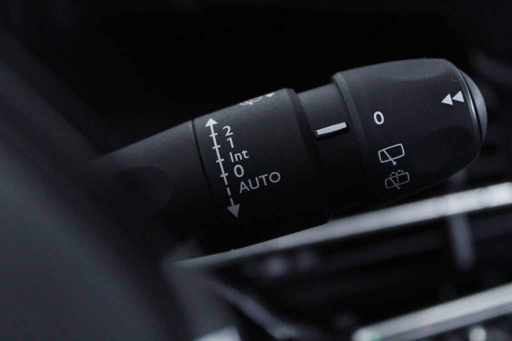 peugeot-2008-2024-gasolina-1199cc