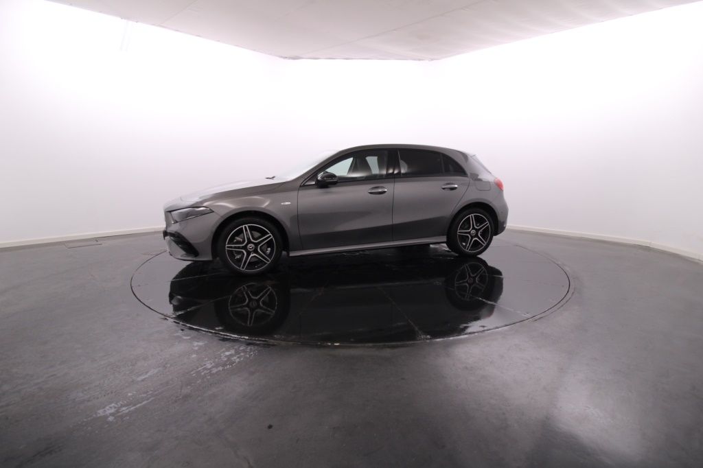 mercedes-benz-classe-a-2025-hibrido-1332cc