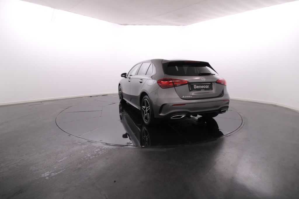 mercedes-benz-classe-a-2025-hibrido-1332cc