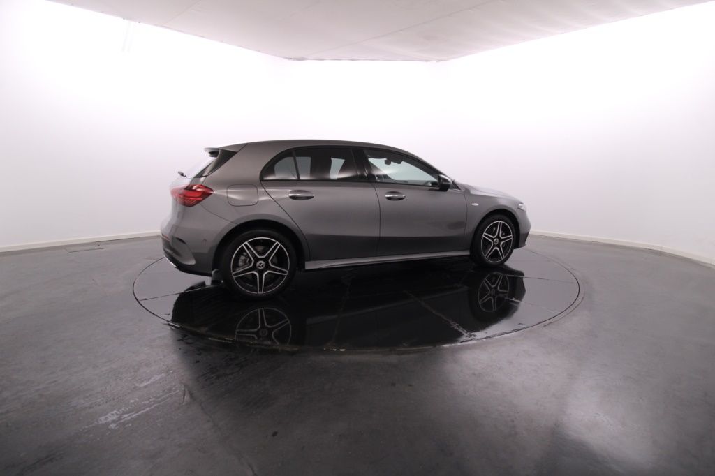 mercedes-benz-classe-a-2025-hibrido-1332cc