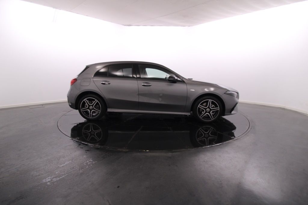 mercedes-benz-classe-a-2025-hibrido-1332cc