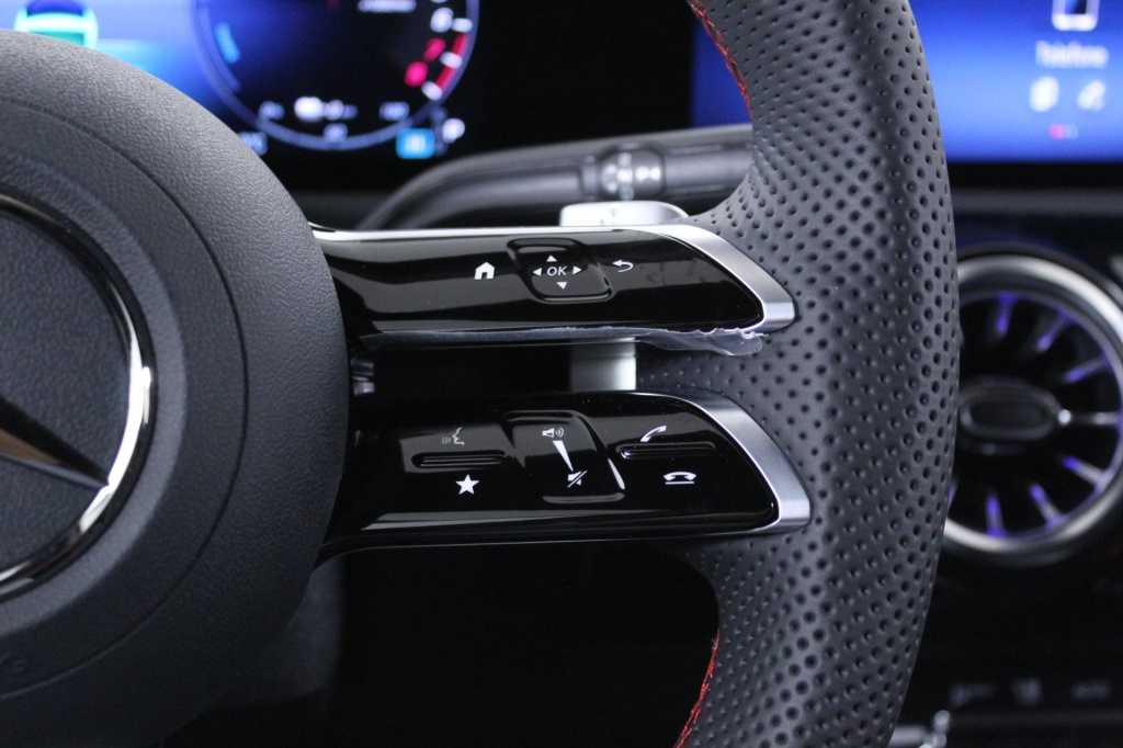 mercedes-benz-classe-a-2025-hibrido-1332cc