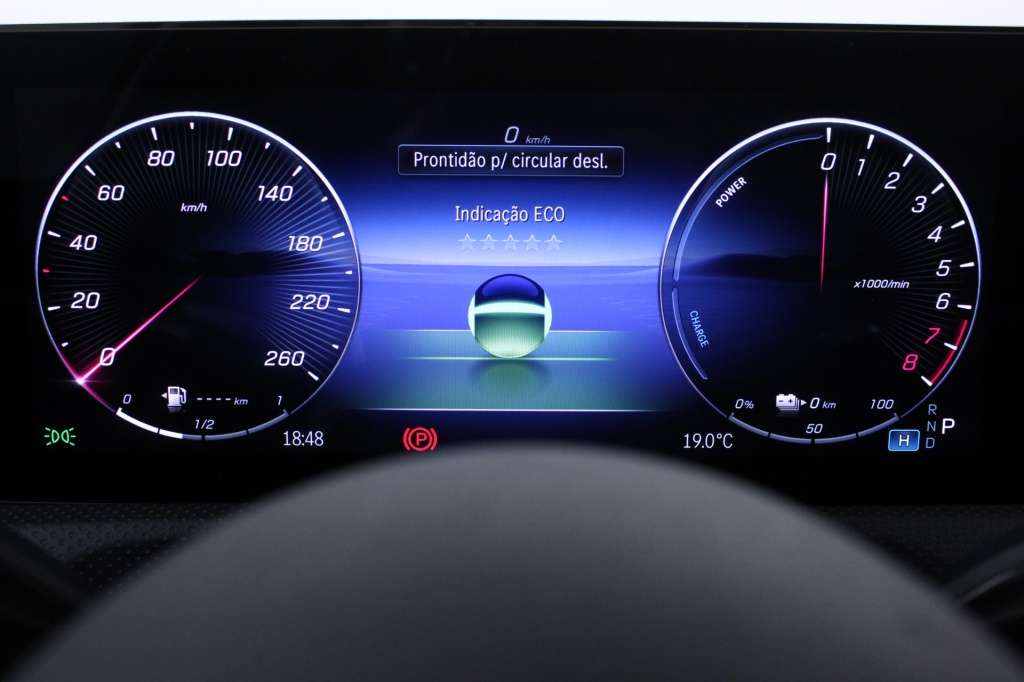 mercedes-benz-classe-a-2025-hibrido-1332cc
