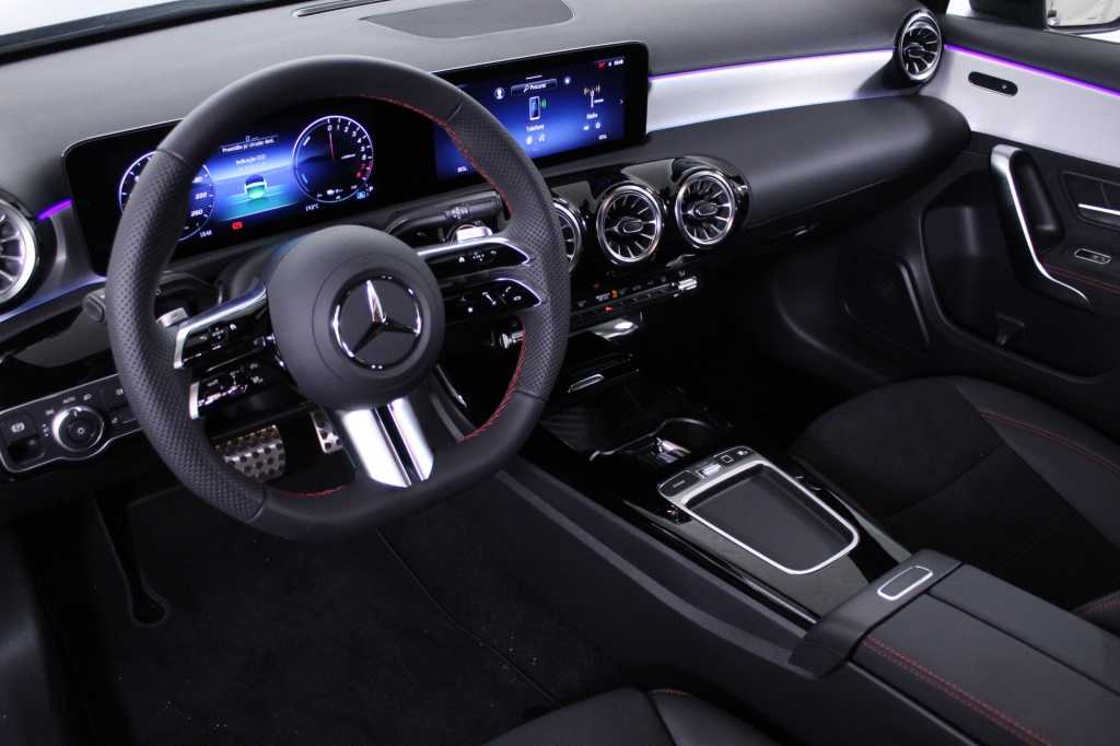 mercedes-benz-classe-a-2025-hibrido-1332cc