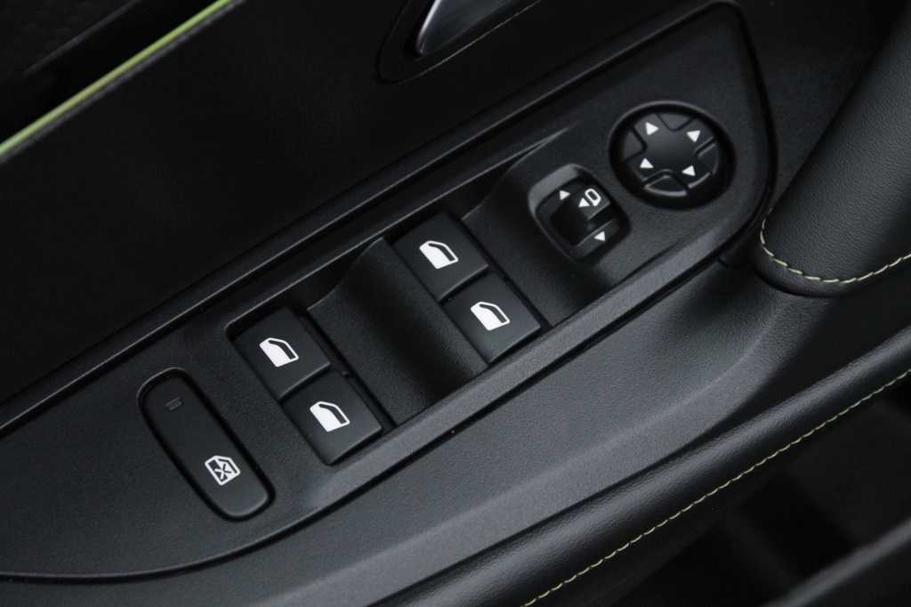 peugeot-2008-2025-eletrico-1cc