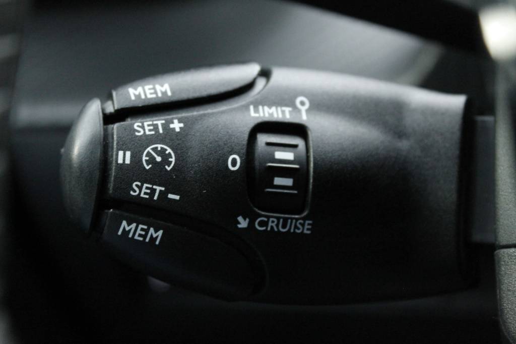 peugeot-208-2024-gasolina-1199cc