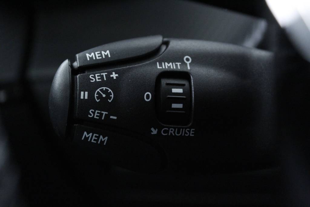 peugeot-2008-2025-gasolina-1199cc
