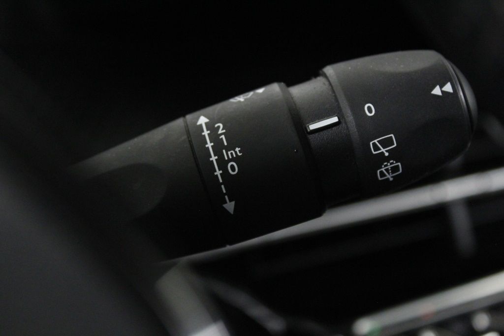 peugeot-208-2022-diesel-1499cc