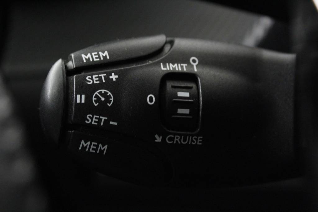 peugeot-208-2022-diesel-1499cc