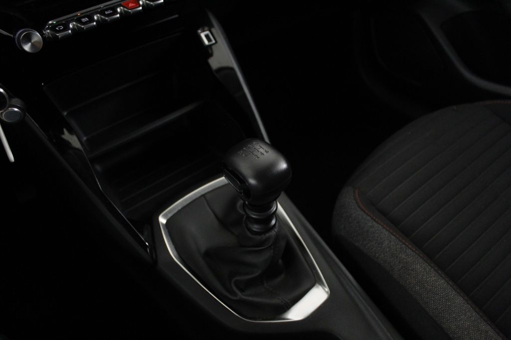 peugeot-208-2022-diesel-1499cc