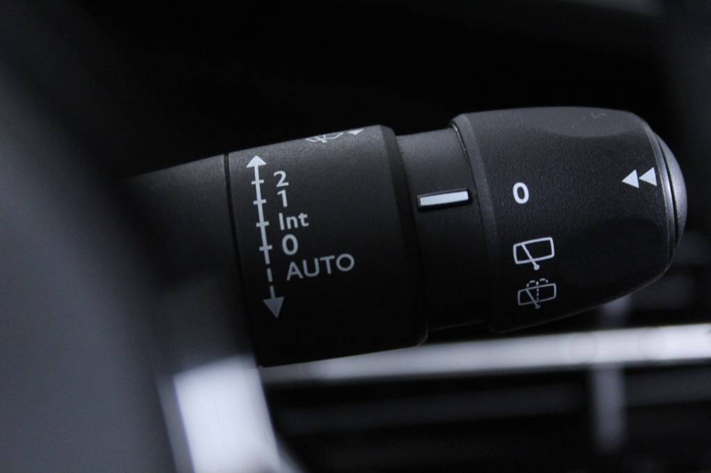 peugeot-2008-2024-gasolina-1199cc