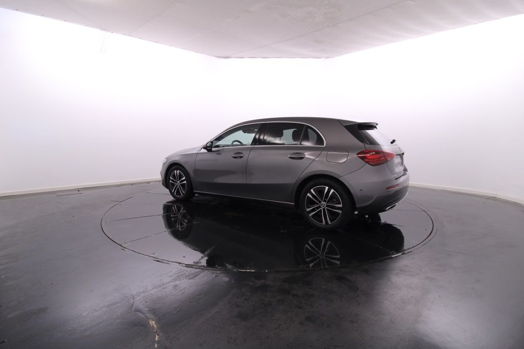 mercedes-benz-classe-a-2024-hibrido-1332cc